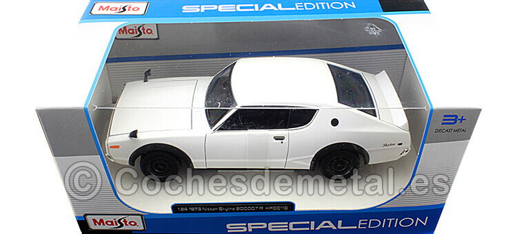 1973 Nissan Skyline 2000 GT-R (KPGC110) Coupe Blanco 1:24 Maisto 31528