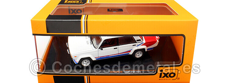 1983 Lada 2405 VFTS Blanco/Rojo/Azul 1:43 IXO Models CLC452N